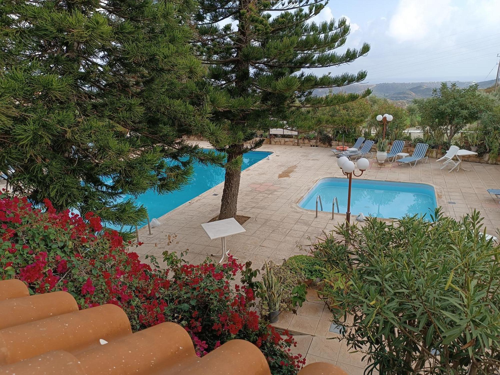 Rantzo Holiday Apartments Pissouri Exterior photo